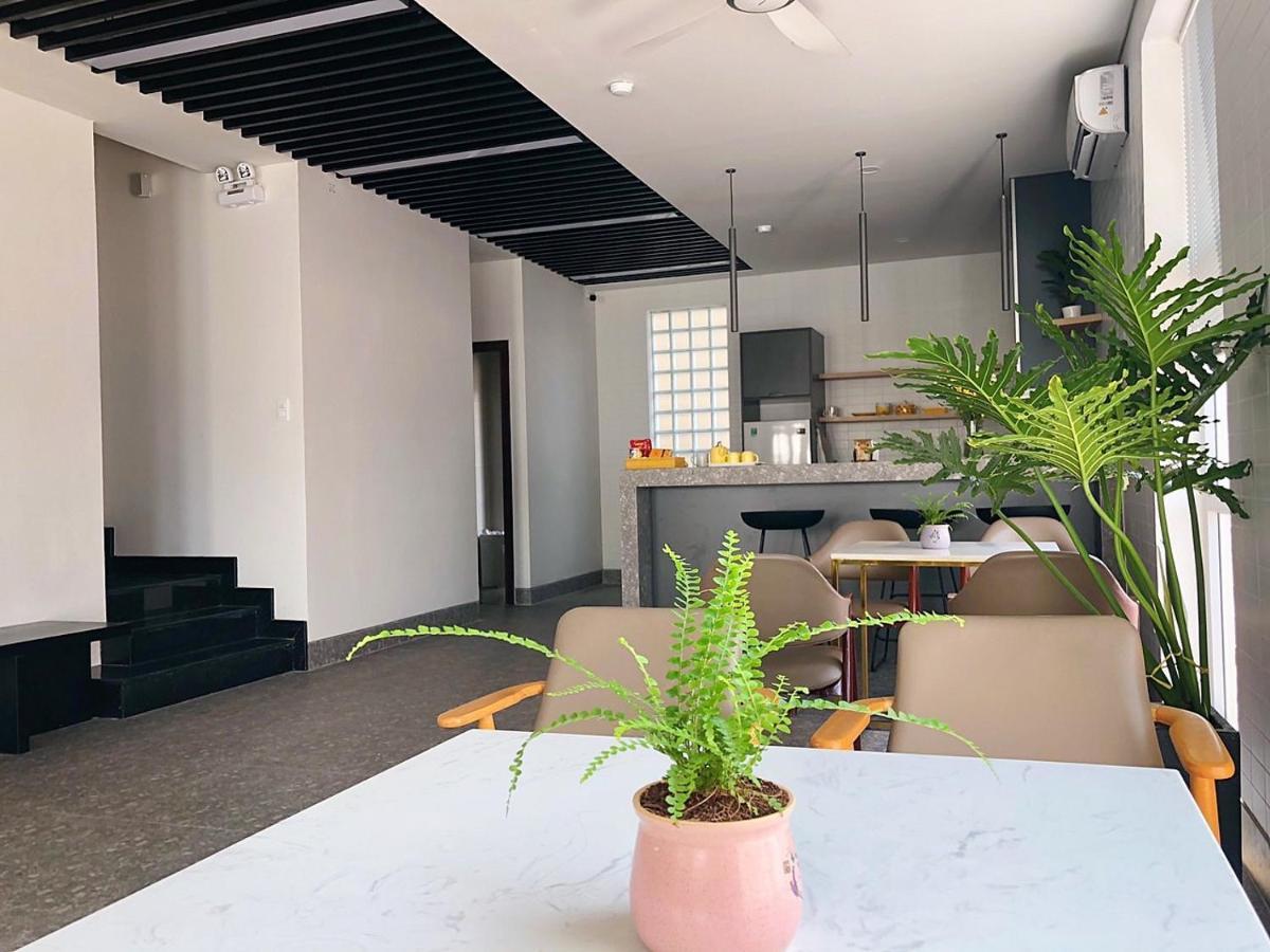 La Homestay Long Xuyên Exteriör bild
