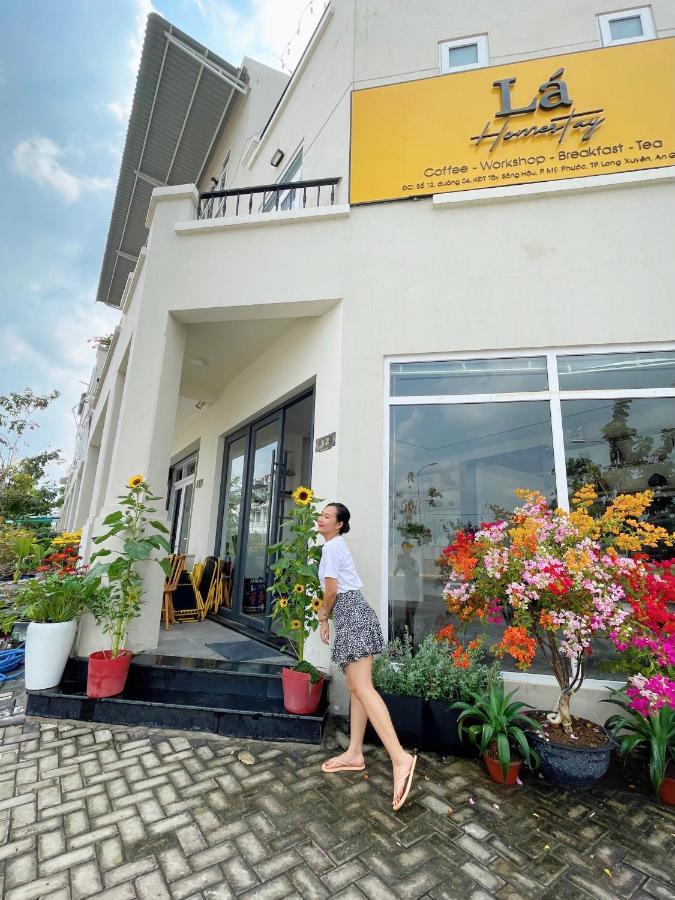 La Homestay Long Xuyên Exteriör bild