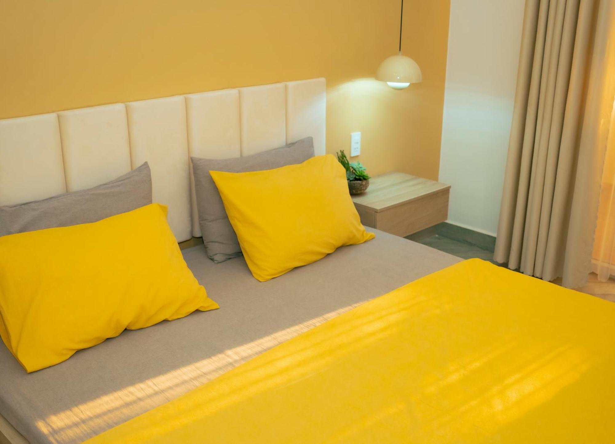 La Homestay Long Xuyên Exteriör bild