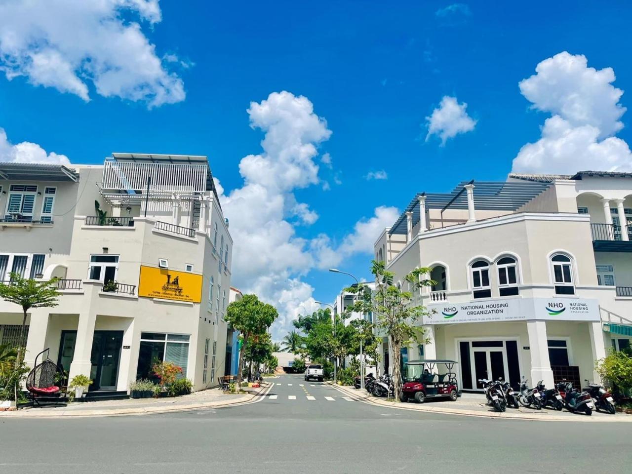 La Homestay Long Xuyên Exteriör bild