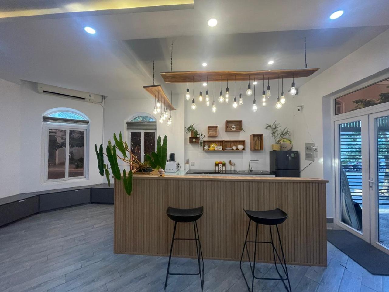 La Homestay Long Xuyên Exteriör bild